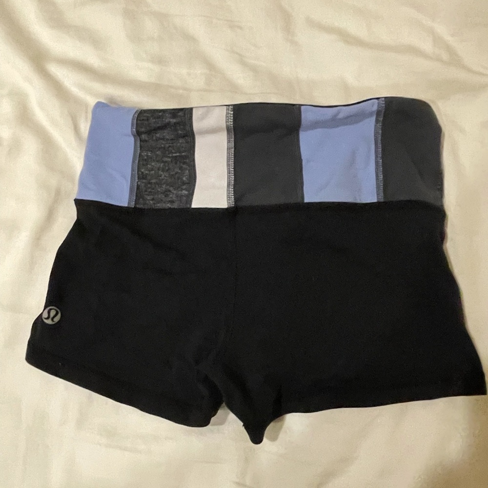 Lululemon Athletic Shorts Size 2 Reversible